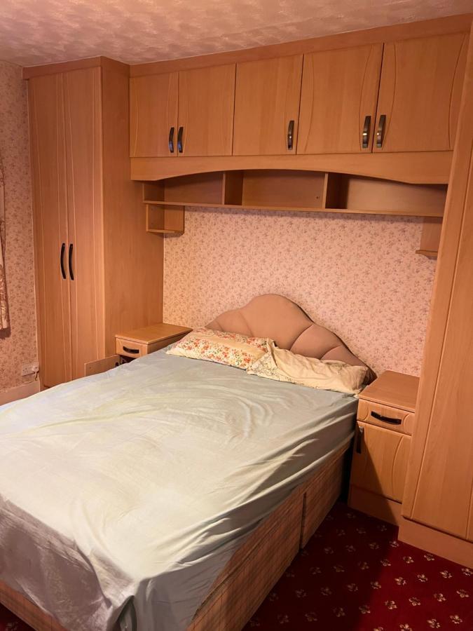 Ferienwohnung Whitby Road House Canvey Island Exterior foto
